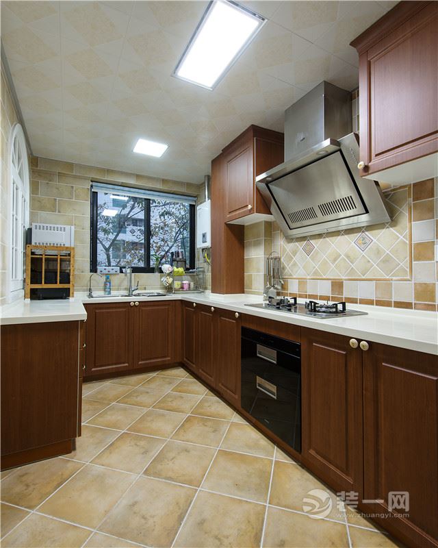 张家口荣仕名门四室两厅175平美式风格装修案例效果